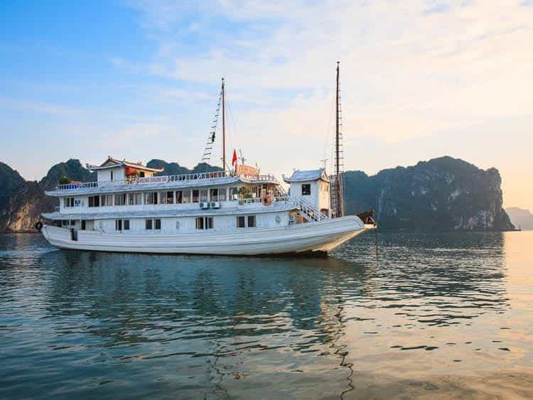 Halong Dugong Sail Halong Dugong Sail