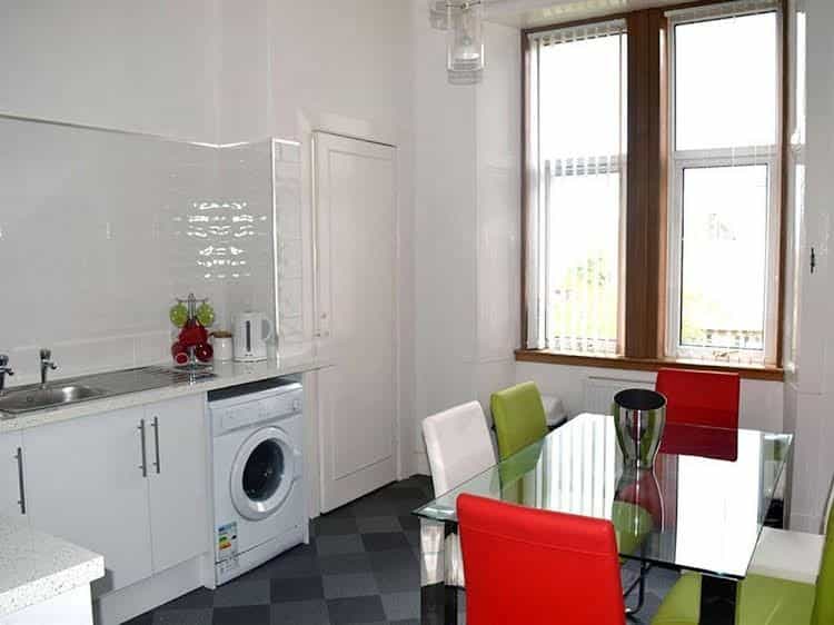 Spacious 2 Bedroom Apartment