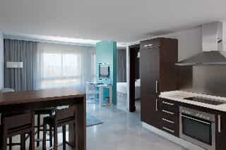 NH Algeciras Suites