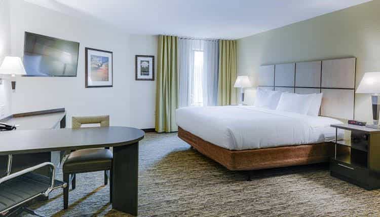 Candlewood Suites Lakeville I35