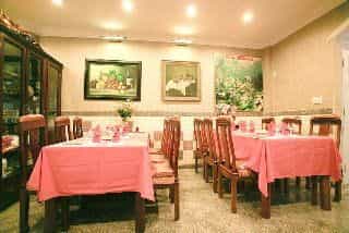 Prince Hotel (8 To Tich)