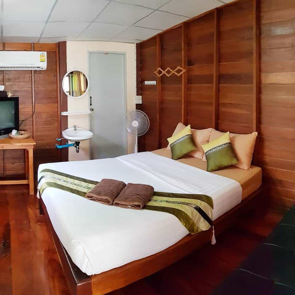 happyguesthouse bungalow happyguesthouse bungalow