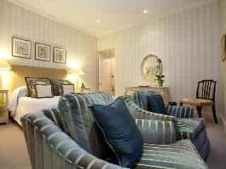 Longueville Manor