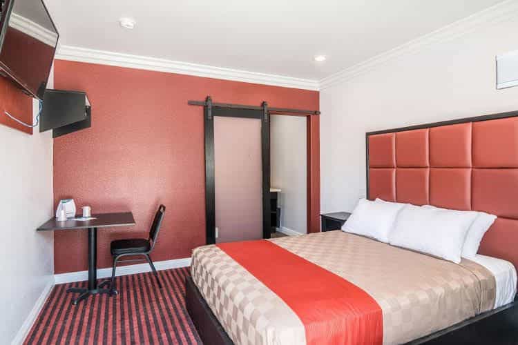 Rodeway Inn and Suites