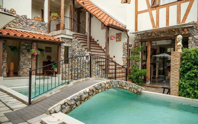 Le Charcoa Hotel