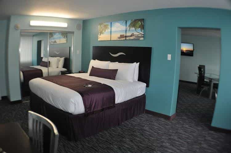 California Palms and Suites