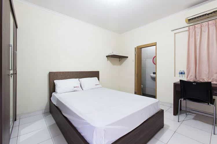 RedDoorz near Harmoni