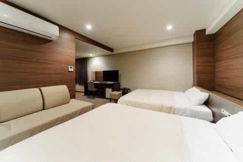 โรงแรมโอซาก้า ฟูจิยะ