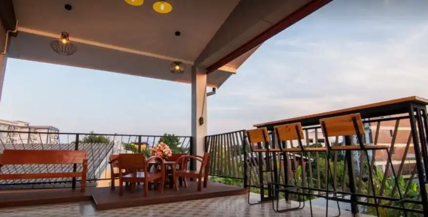 เลอเนิฟ เลิฟเน้อ นครลำปาง Le Neuf Nakorn Lampang