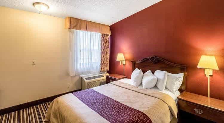 Red Roof Inn and Suites Terre Haute