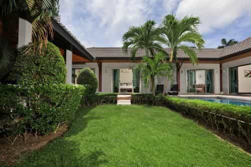 Villa Heni by TropicLook