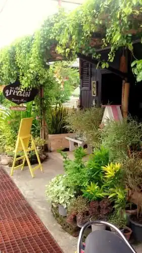 Baan Mai Guesthouse Baan Mai Guesthouse