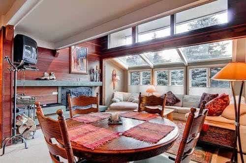 International Village in Warm Springs by Alpine Lodging