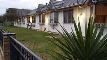 Tudor House Motor Inn