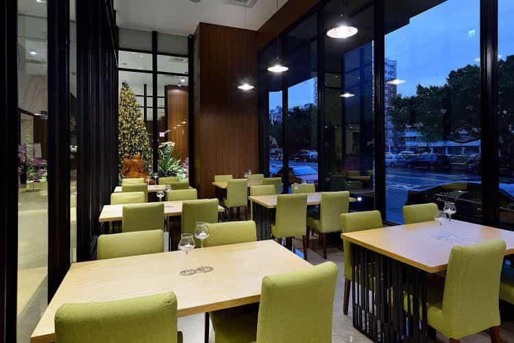 โรงแรมแอริส อินเตอร์เนชั่นแนล