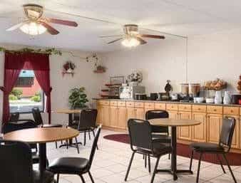 Knights Inn East Syracuse
