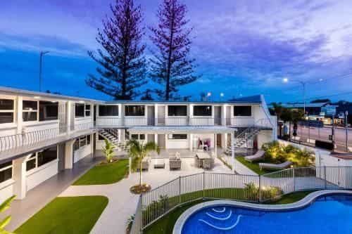 Montego Mermaid Beach Motel