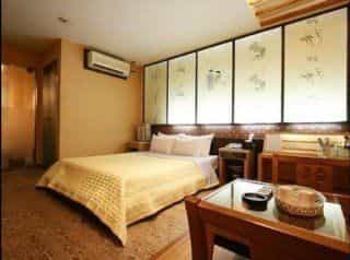 Max Hotel