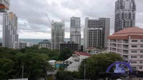 One Exclusive Bedroom Condo with Nice View at City Garden Pratumnak