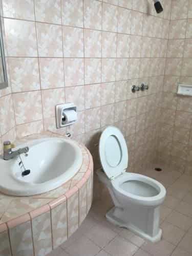 Taksin 2 Hotel