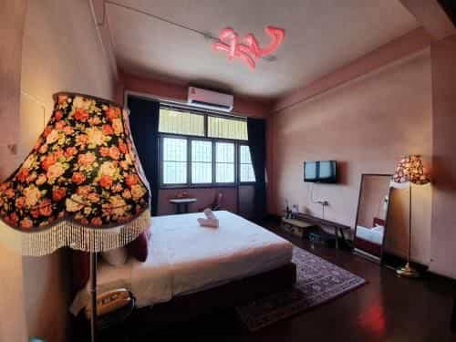 LhongTou Bed - Chinatown