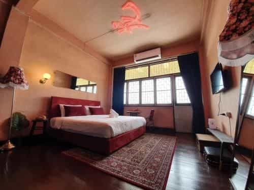 LhongTou Bed - Chinatown