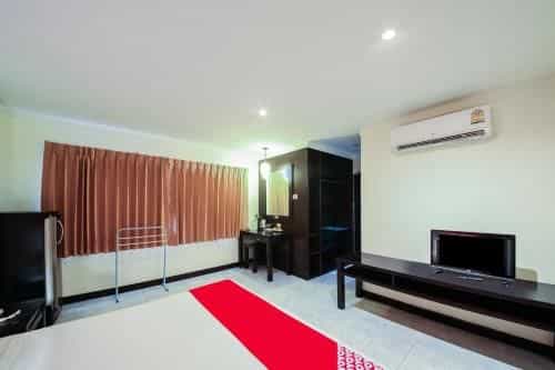 OYO 244 Roar Inn Patong