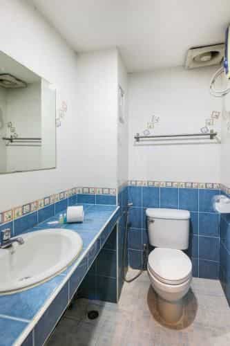 OYO 244 Roar Inn Patong