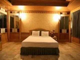 โรงแรม 13 เหรียญ รีสอร์ท บางนา