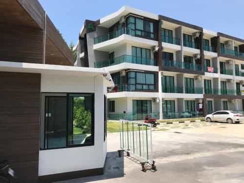 Super Apartments Knighton Naithon 209