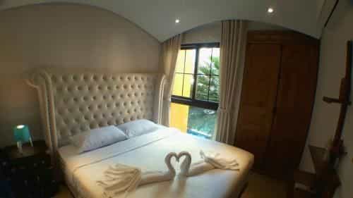 Venetian Signature Condo by Immy Venetian Signature Condo by Immy