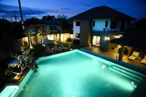 Moin 1617 Poolside Villa