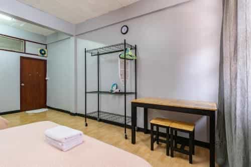 Downtown 4Br Sleep16, 300m to Station, FAST WIFI Downtown 4Br Sleep16, 300m to Station, FAST WIFI