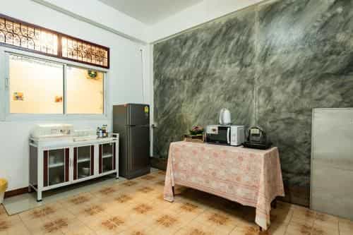Downtown 4Br Sleep16, 300m to Station, FAST WIFI Downtown 4Br Sleep16, 300m to Station, FAST WIFI