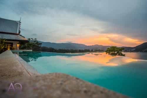 New decorated Kamala Class Pan-Seaview 6 bed Villa