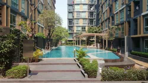 BTS Ekamai 1 Bed room with Swimming Pool, Fitness, Free Wi-Fi and Netflix, near Bangkok U BTS Ekamai 1 Bed room with Swimming Pool, Fitness, Free Wi-Fi and Netflix, near Bangkok U