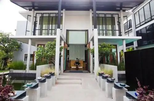 โรงแรมนายญ่า