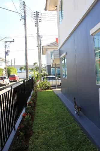 Junior house ll