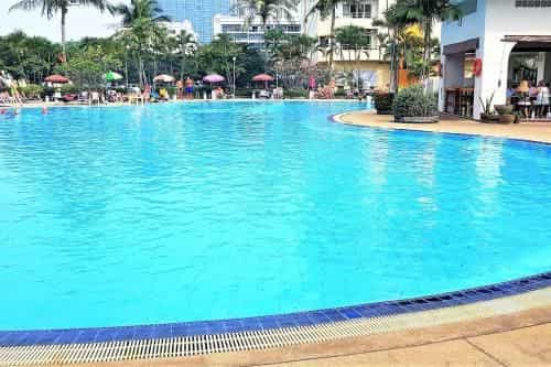 View Talay 1 with huge swimming pool! Pattaya