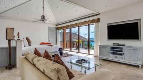 Luxury Infinity Pool Villa