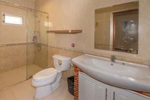 Villa Eden, 4 BR Luxury Pool & Garden, 10 min to Walking St. Villa Eden, 4 BR Luxury Pool & Garden, 10 min to Walking St.