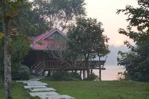 BaanRai KhunYa