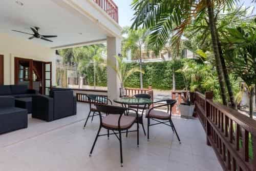 Stunning villa with pool and tropical garden