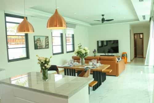 Attractive 4-Bedroom Pool Villa in Cherngtalay