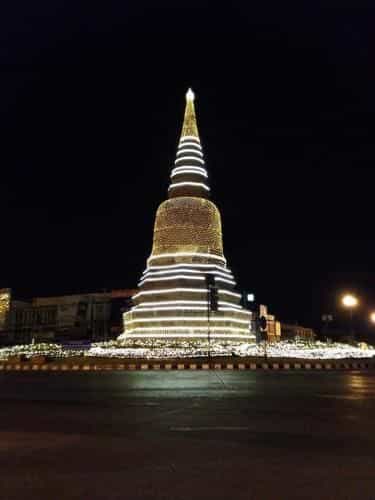 ศรีกรุงดีลักซ์โฮเตล ศรีกรุงดีลักซ์โฮเตล