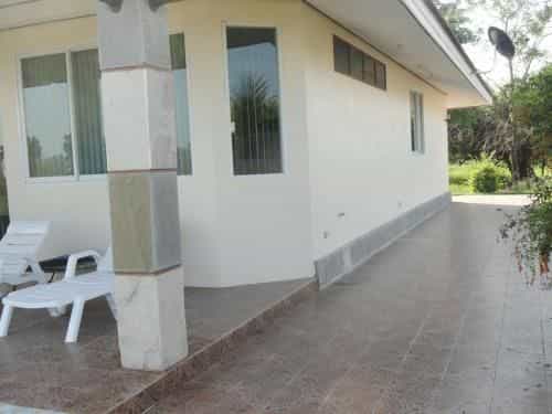 Leo Resort 4R Leo Resort 4R