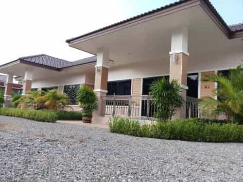 Parawee Resort Parawee Resort