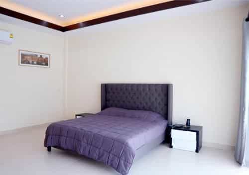 Baan Dusit Pattaya lake