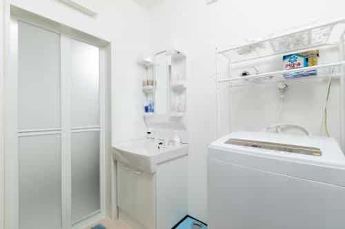 5 mins walk to station, 6 mins to Tennoji by train - Apartment in second floor max 6 people