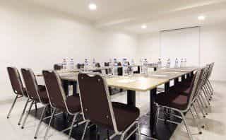 โรงแรมอมาริสแมงกาเบซา โรงแรมอมาริสแมงกาเบซา